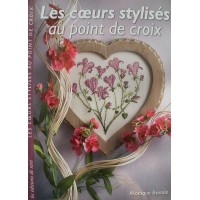 Les coeurs stylis&eacute;s au point de croix